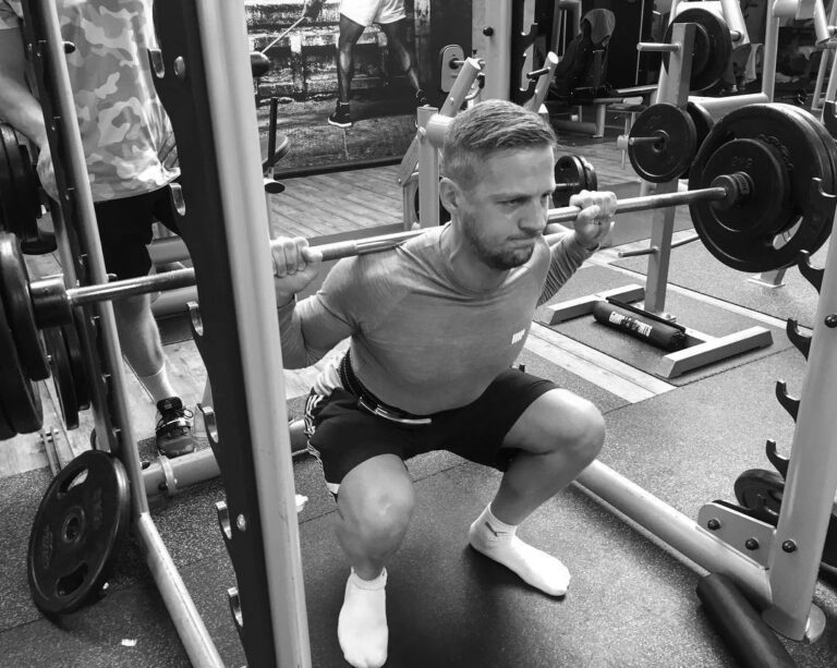 Average Squats for a 17-Year-Old